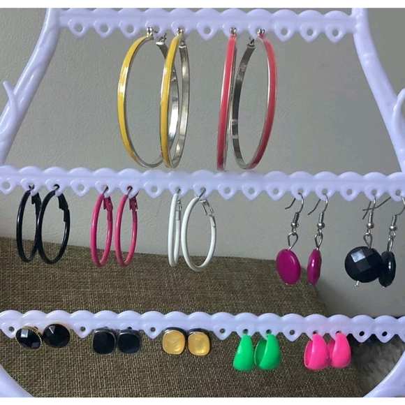 Unbranded Jewelry - Lot of 12 Earrings 1980s-90's Colorful Hoops Huggies, Studs Fun Costume Jewelery